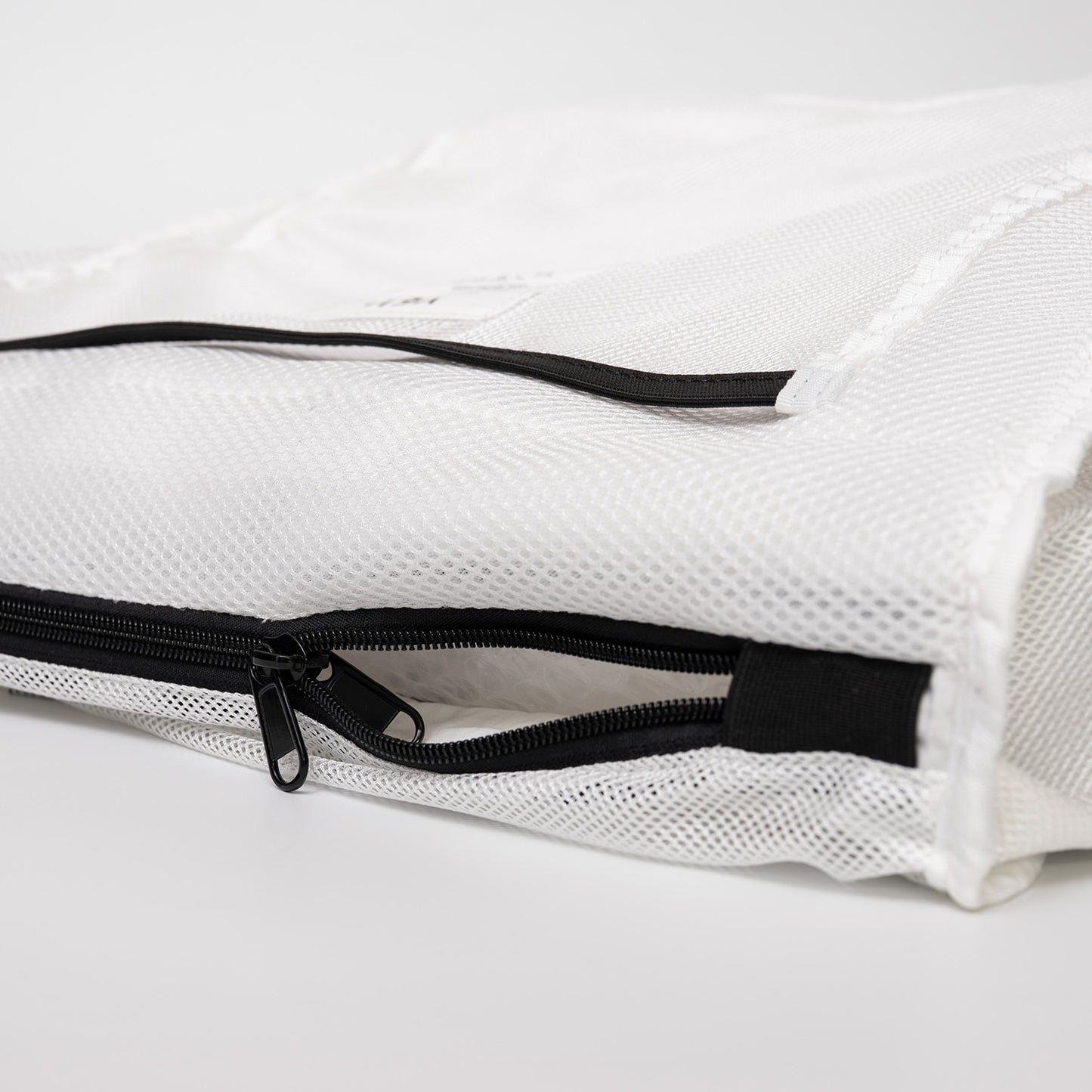 VEIL shoulder White Outer