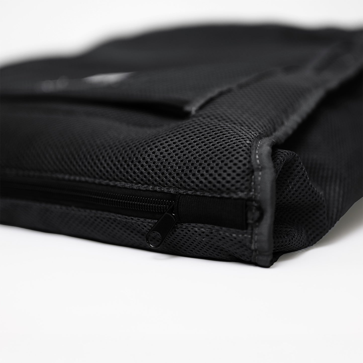 VEIL shoulder Black Outer