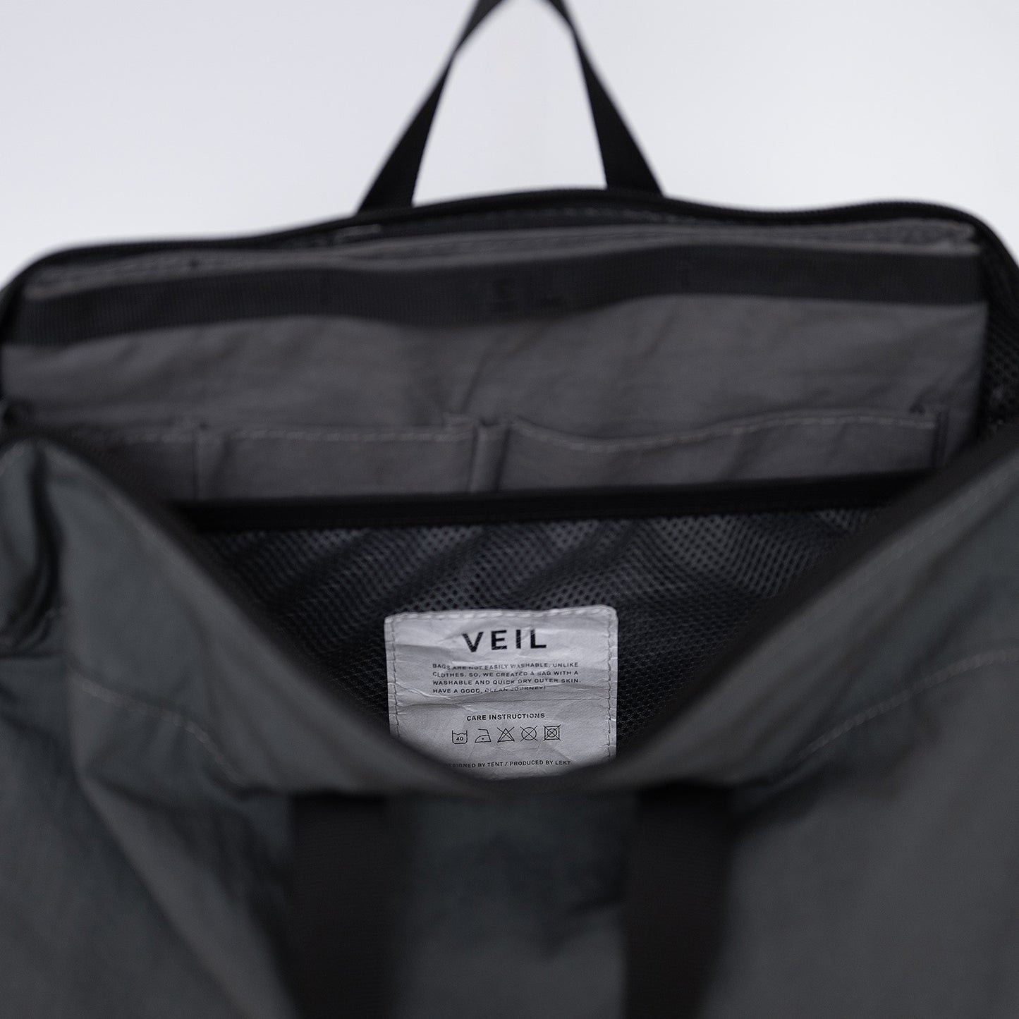 VEIL Shoulder Gray
